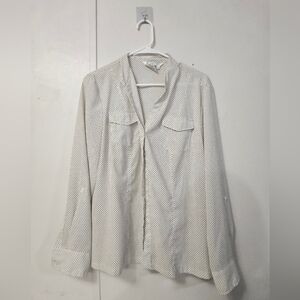 Como Stretch White Polka Dot Button Down Blouse!